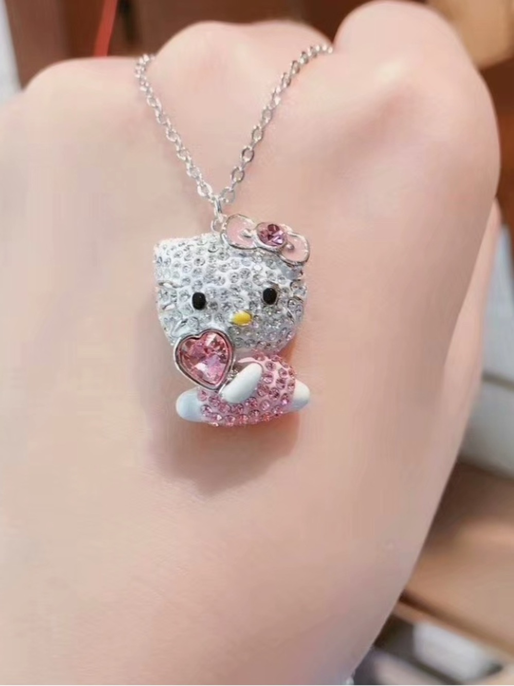 Swarovski x Hello kitty necklace